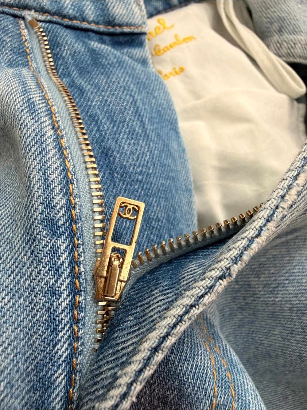 Chanel Jeans Wide-Leg Denim Brand New w/Tags Gold Button and Details Size 40